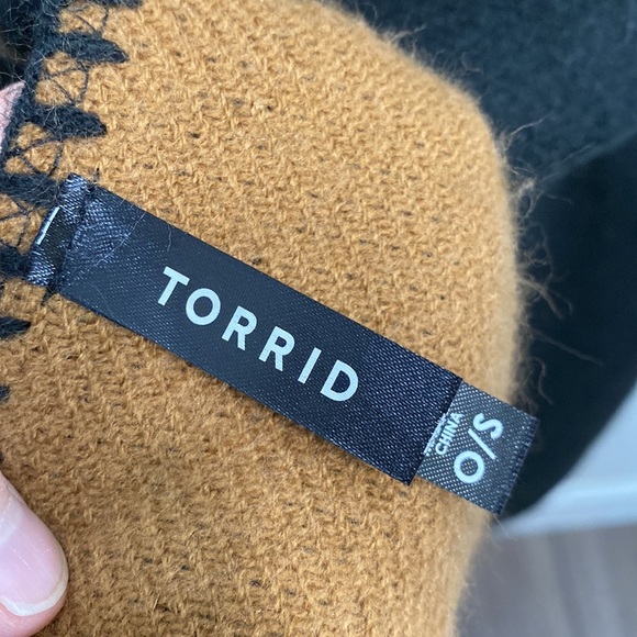 Torrid wrap‎ blanket with waist tie - Picture 4 of 5